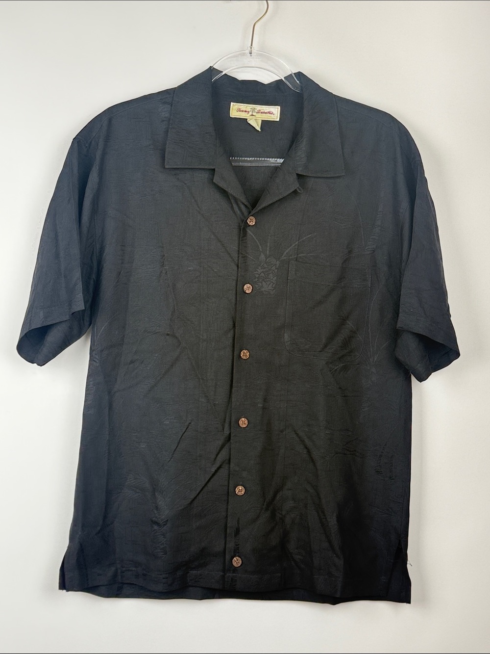 Tommy Bahama Silk Shirt Black Hawaiian Floral Print Short Sleeve Button Casual M